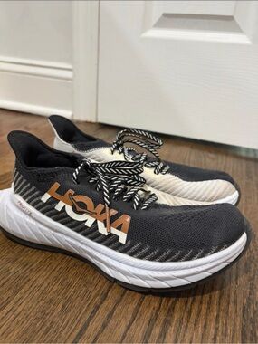 Hoka One One Carbon X3